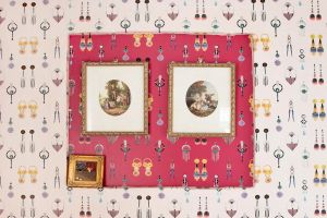 Voutsa  коллекция Printed Wallpaper обои Earrings Pink