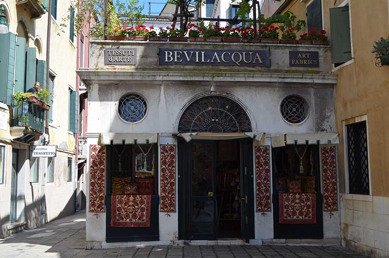 Luigi Bevilacqua - магазин итальянских тканей в Венеции